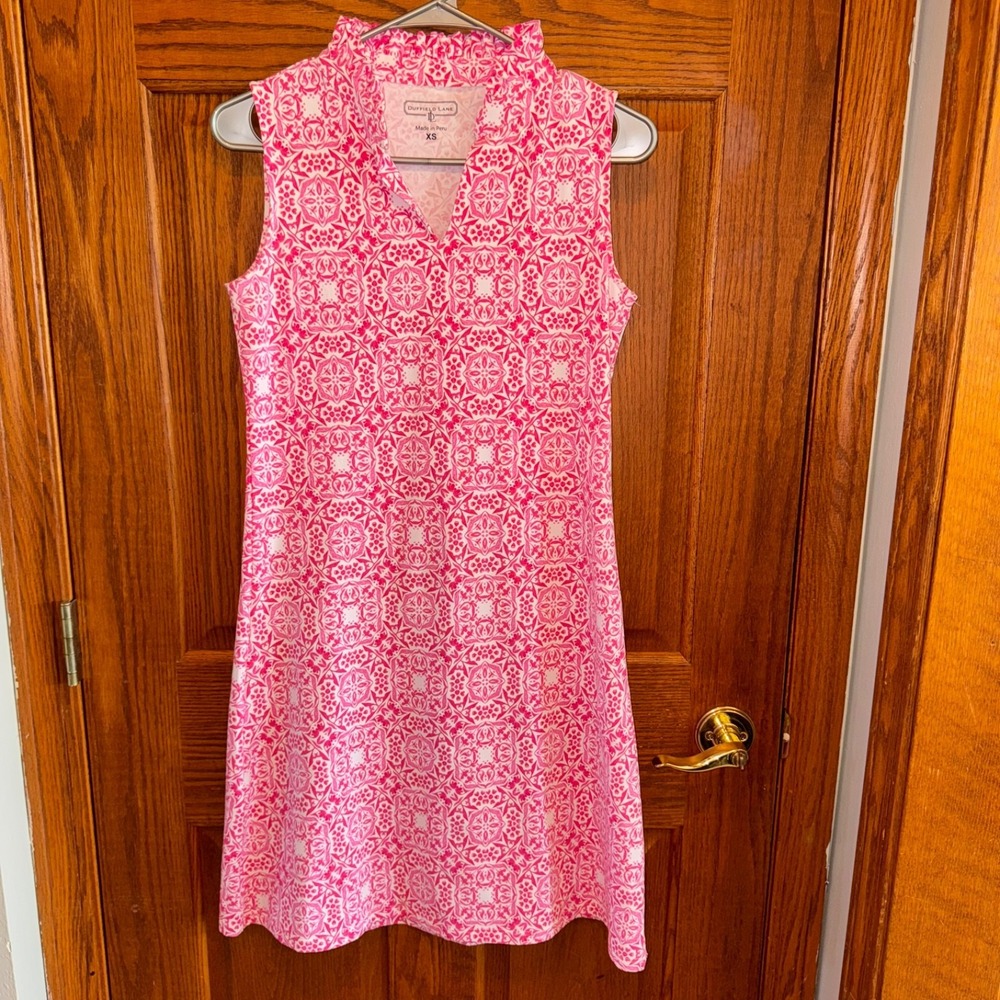 Duffield Lane sleeveless Dress Sz XS  Collar stretch pink geometric Preppy